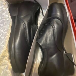 Like new tap shoes size 7 ladies